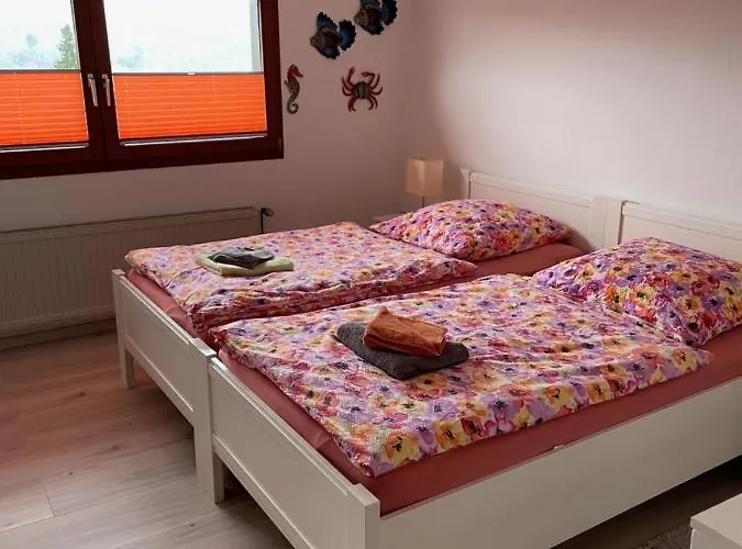 公寓 Ferienwohnung Am Waldrand Mit Dachterrasse *